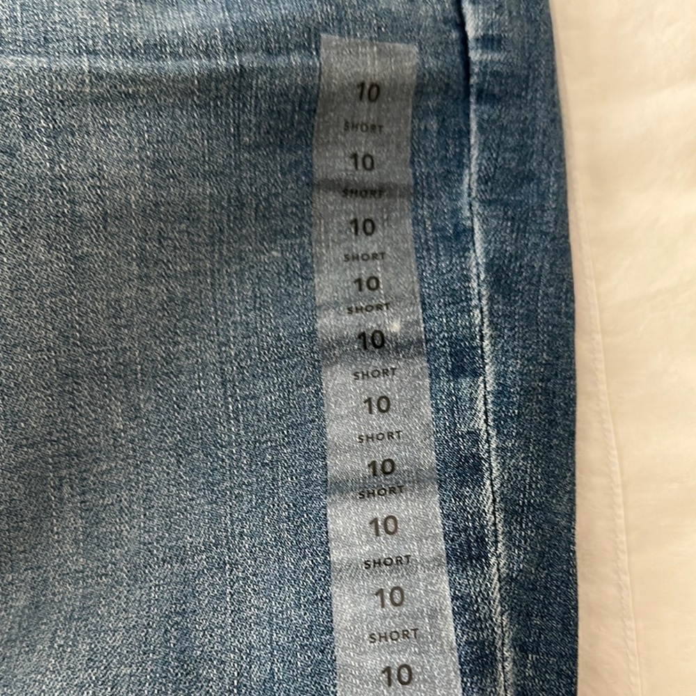 American Eagle Blue Distressed Jeans - Picture 7 of 7